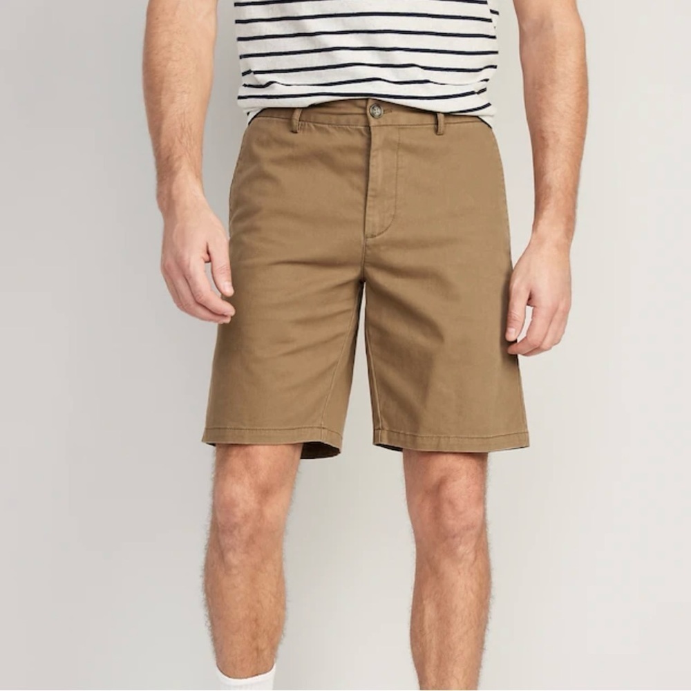 Old Navy Men’s Slim Built-in Flex Rotation Chino Khaki Shorts Size 46